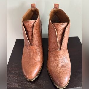 Leather Lucky Brand Boots size 8